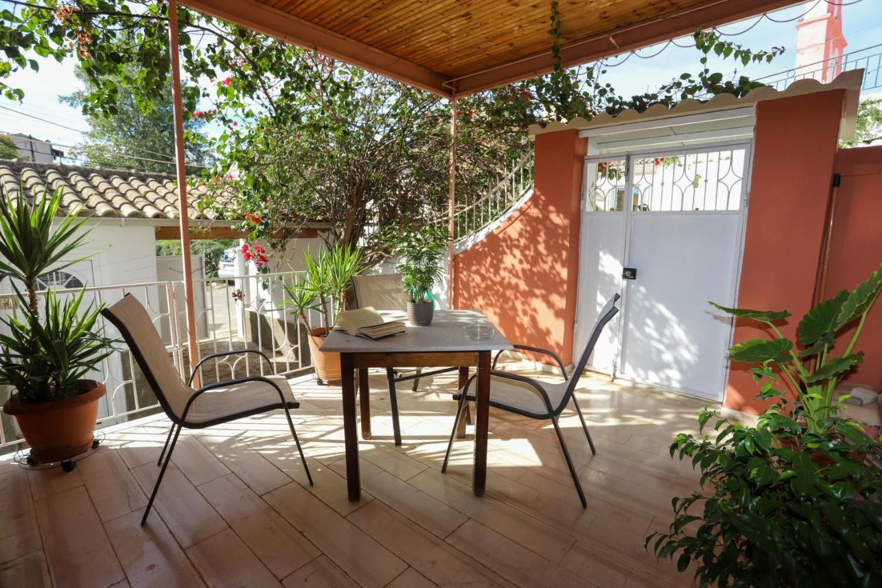 Family House At Corfu Town公寓 外观 照片
