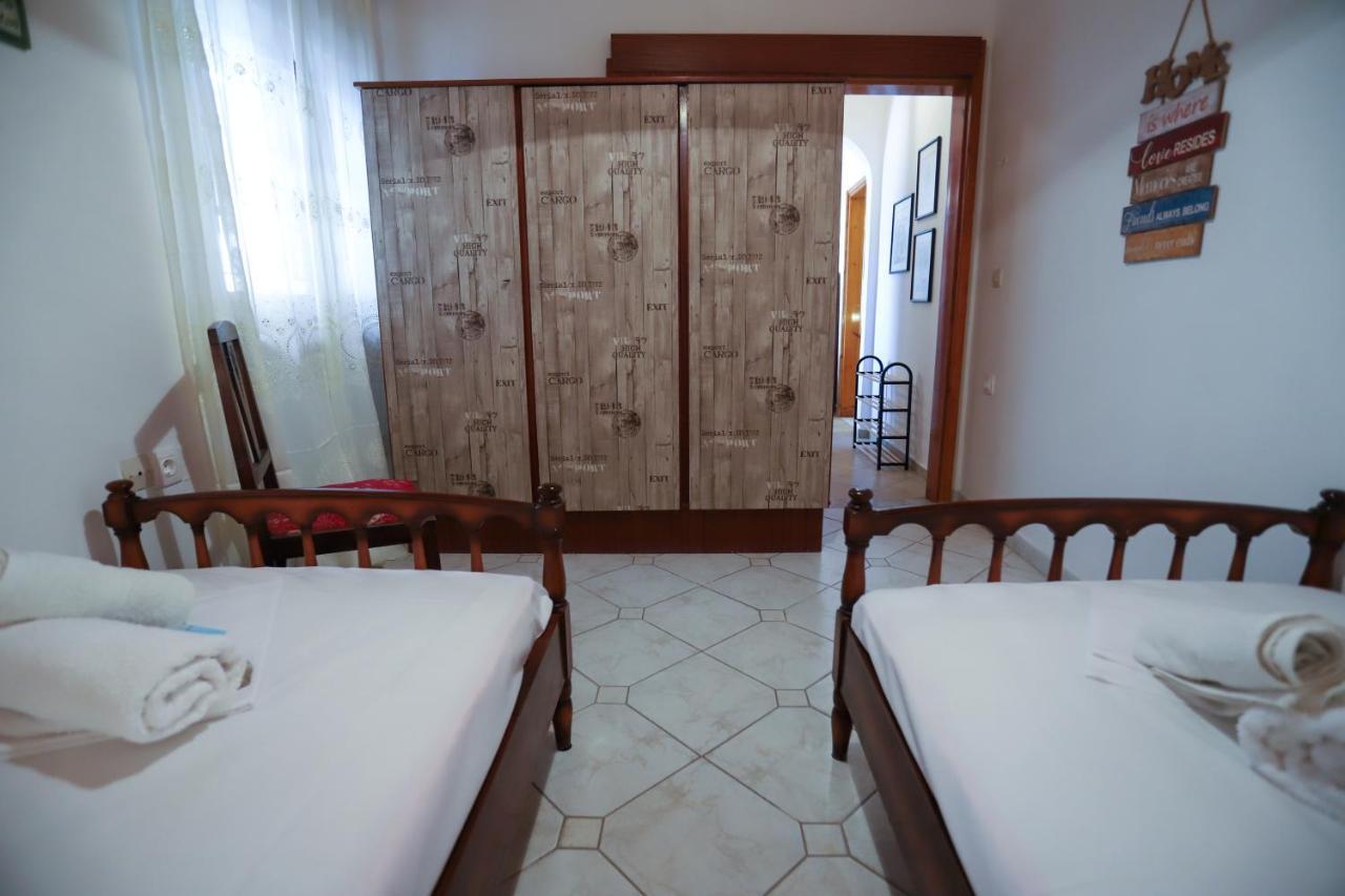 Family House At Corfu Town公寓 外观 照片