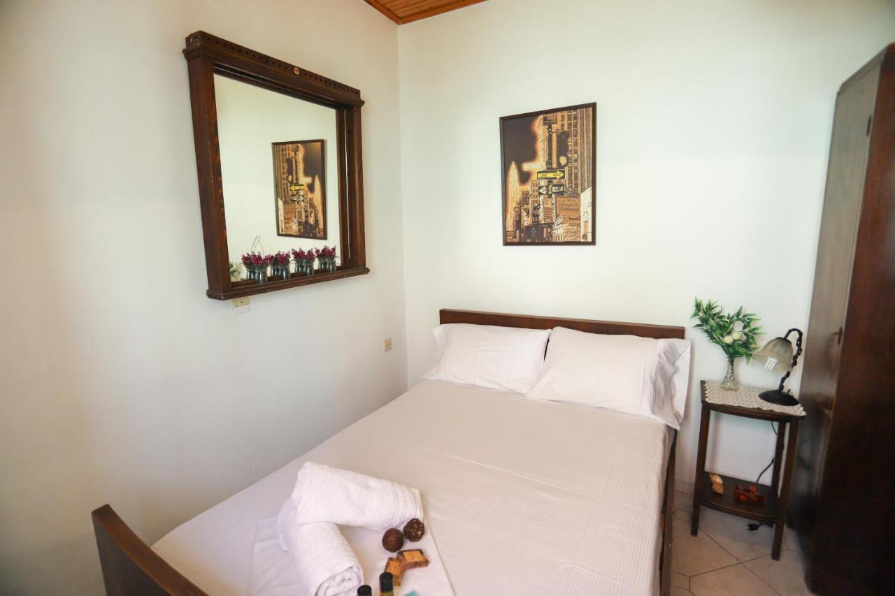 Family House At Corfu Town公寓 外观 照片