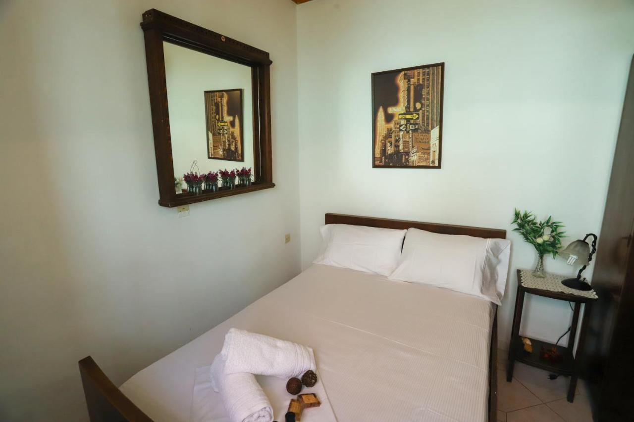 Family House At Corfu Town公寓 外观 照片