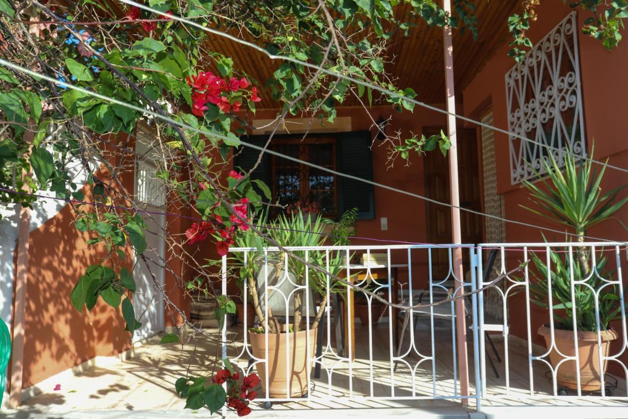 Family House At Corfu Town公寓 外观 照片